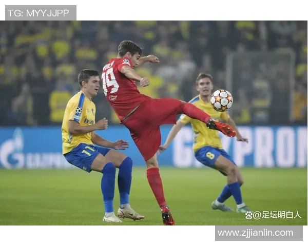 足球巨星风采尽显 球场英姿展现独特魅力与无限激情